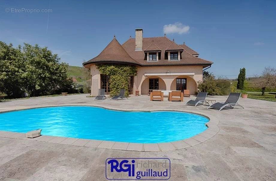 Maison à LES ABRETS