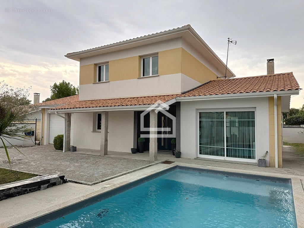 Maison à SAINTE-HELENE