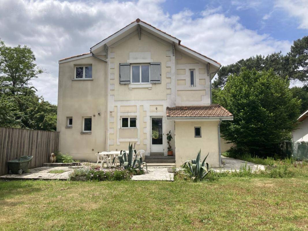 Maison à PESSAC