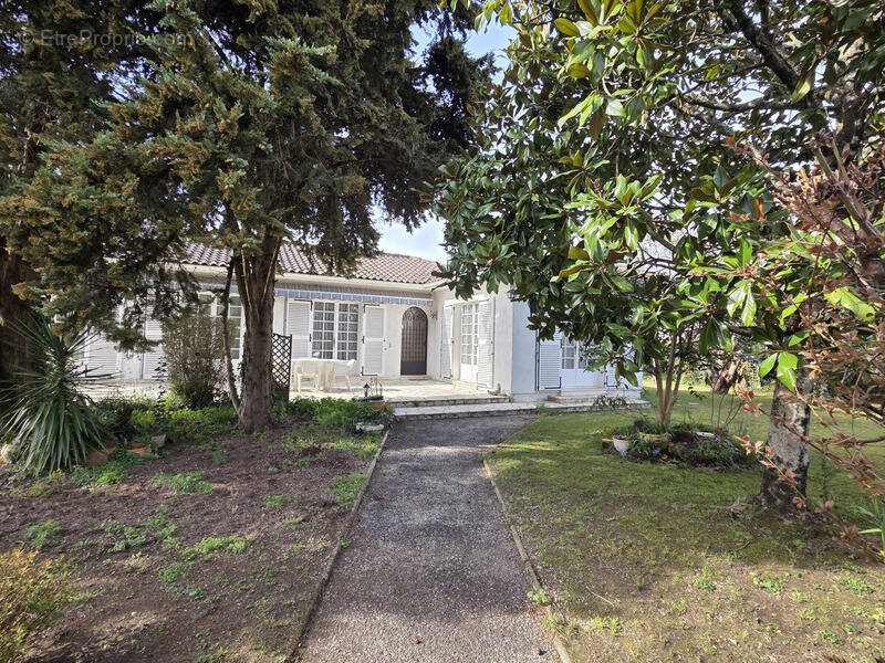 Maison à CENAC