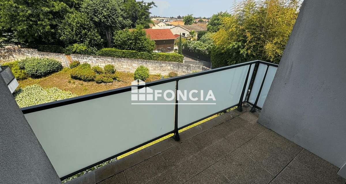 Appartement à VILLENAVE-D&#039;ORNON