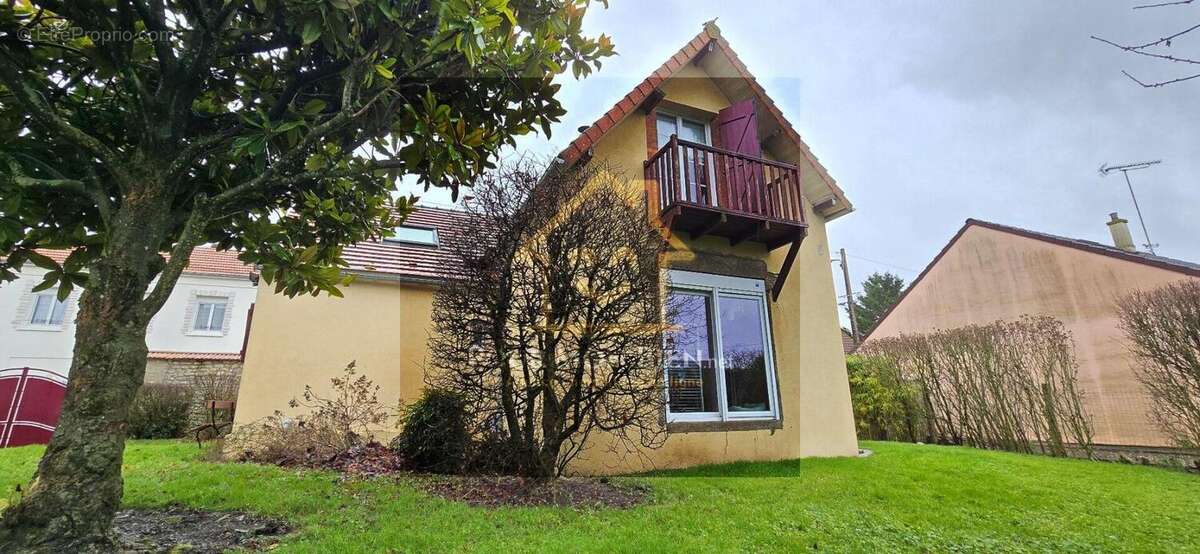 Maison à SOURS