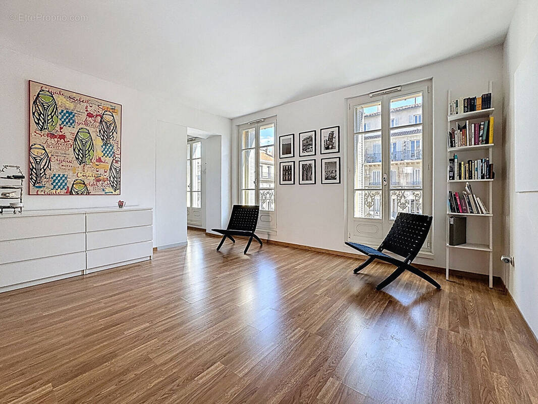 Appartement à MARSEILLE-2E