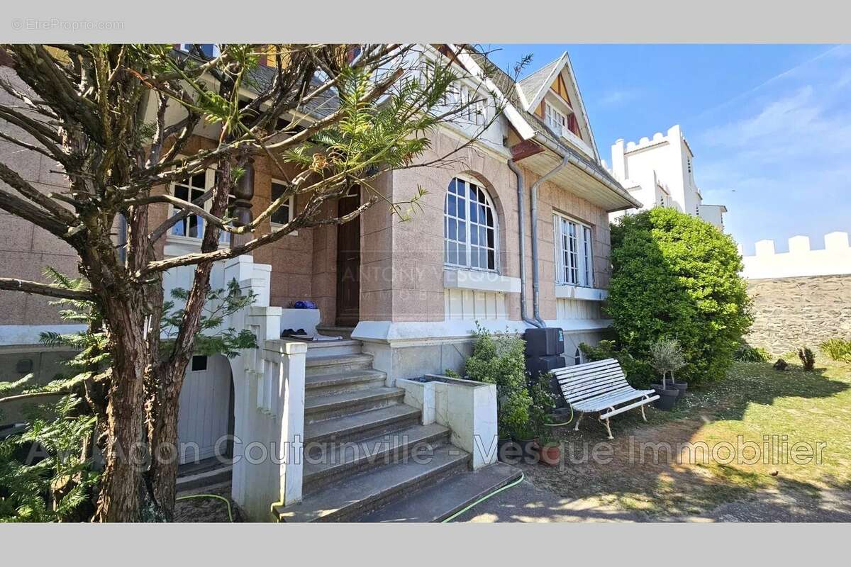 Maison à AGON-COUTAINVILLE