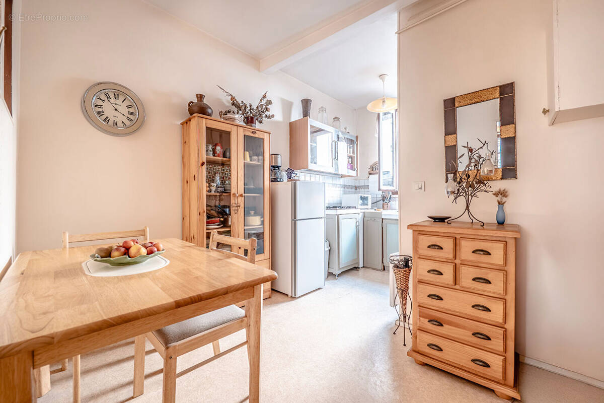 Appartement à PARIS-17E