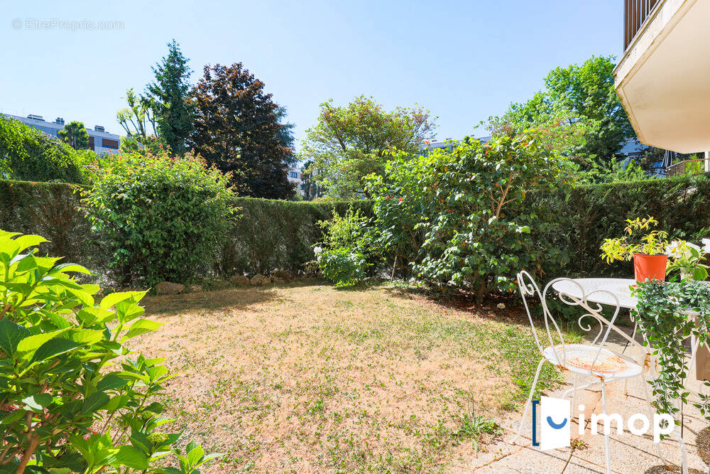 Appartement à LE PLESSIS-ROBINSON