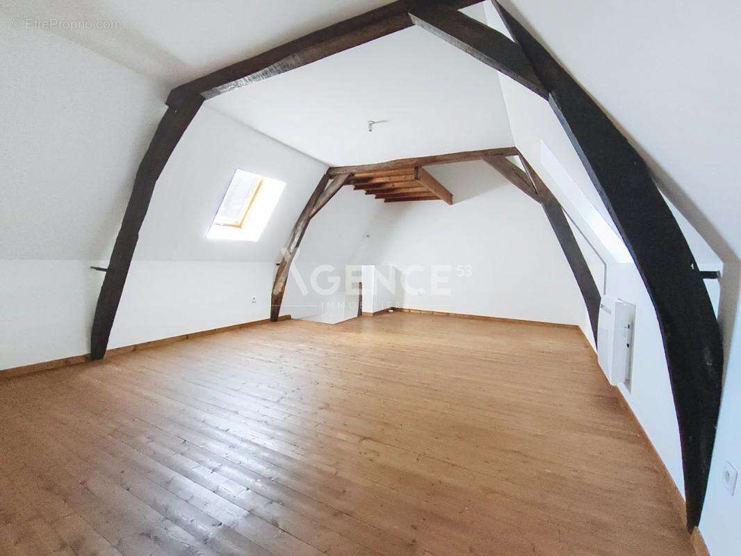 Appartement à AIRE-SUR-LA-LYS