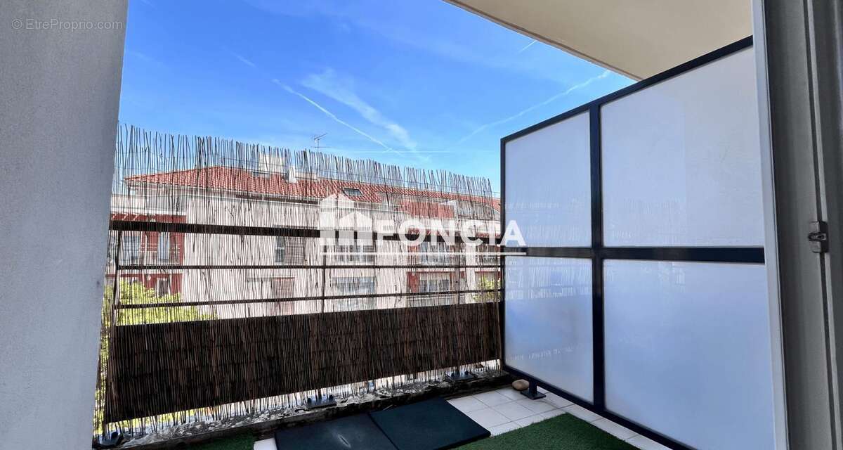 Appartement à MEYZIEU