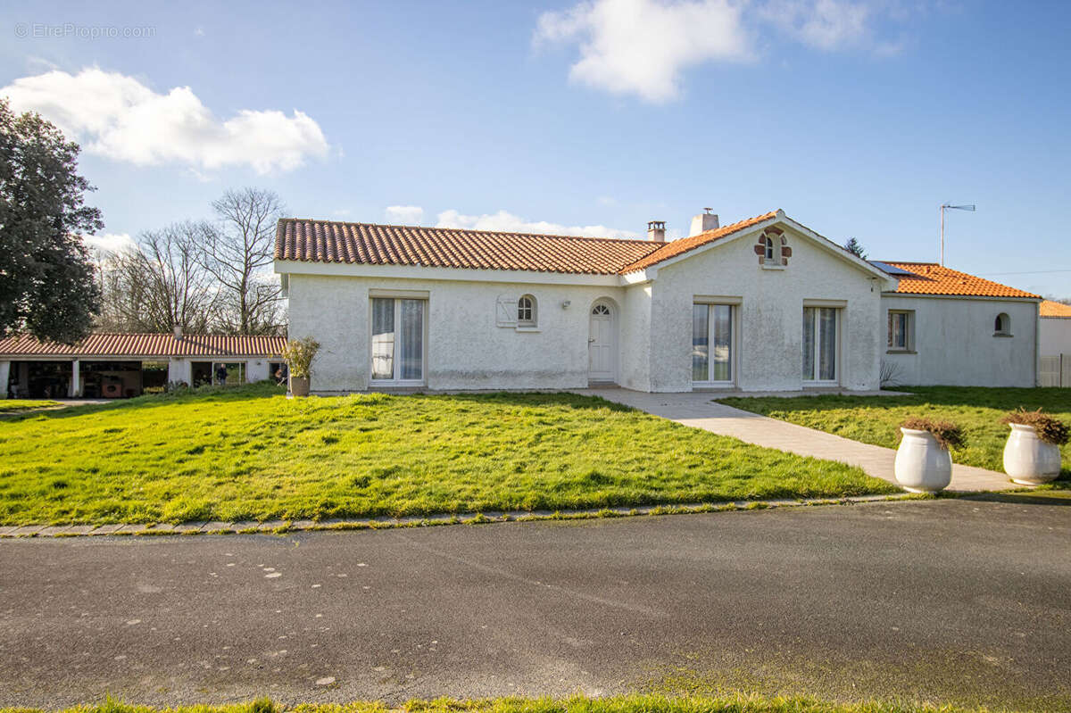 Maison à AIZENAY