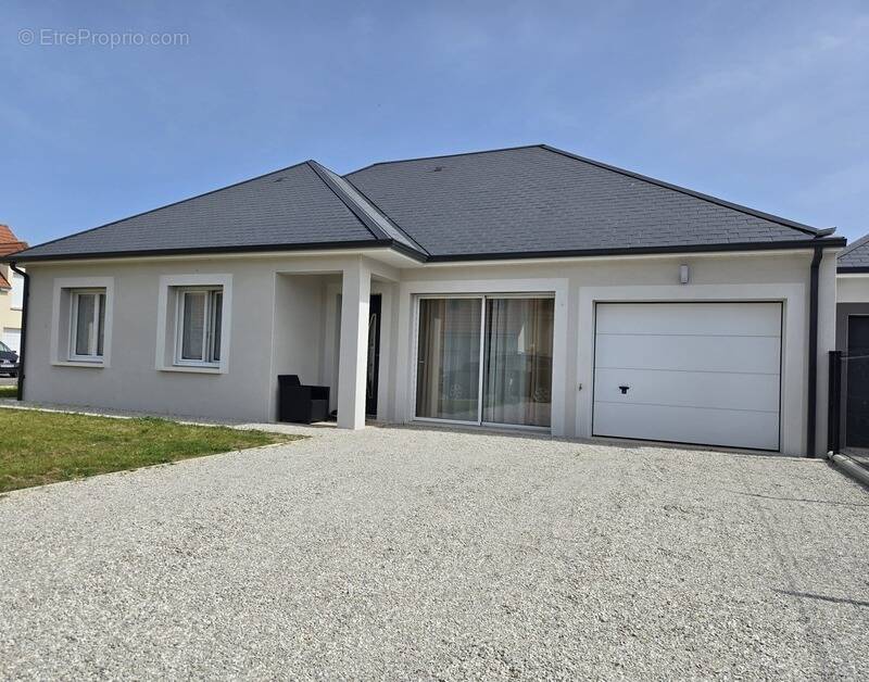 Maison à CONTRES