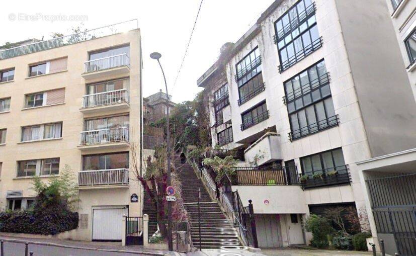 Parking à PARIS-19E