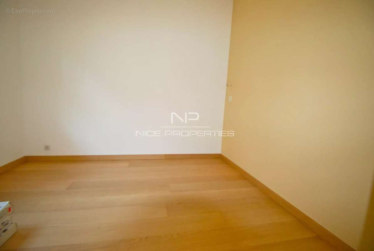 Appartement à EZE
