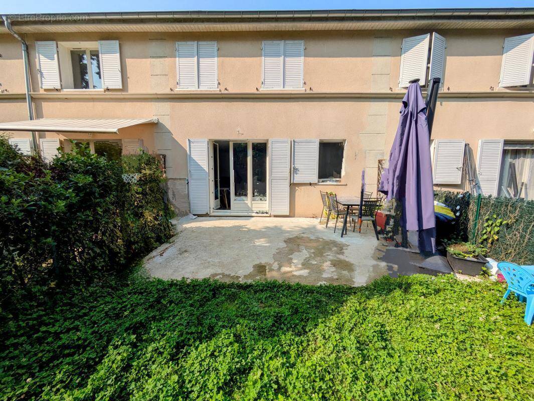 Appartement à CHARNAY-LES-MACON