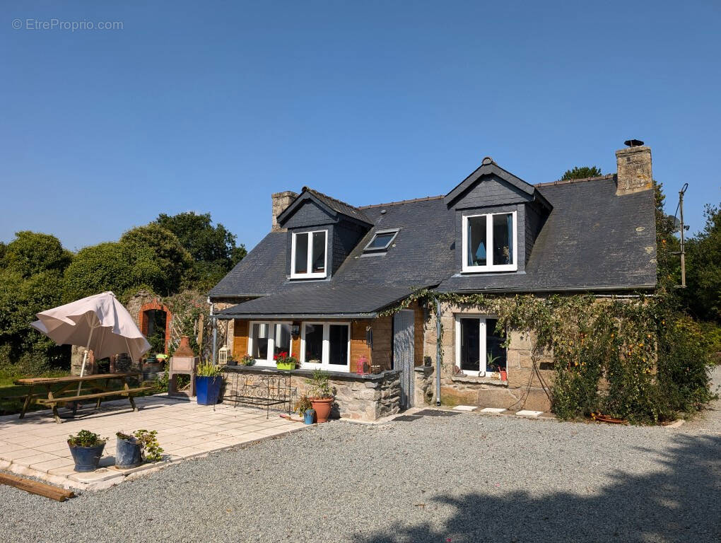 Maison à CARHAIX-PLOUGUER