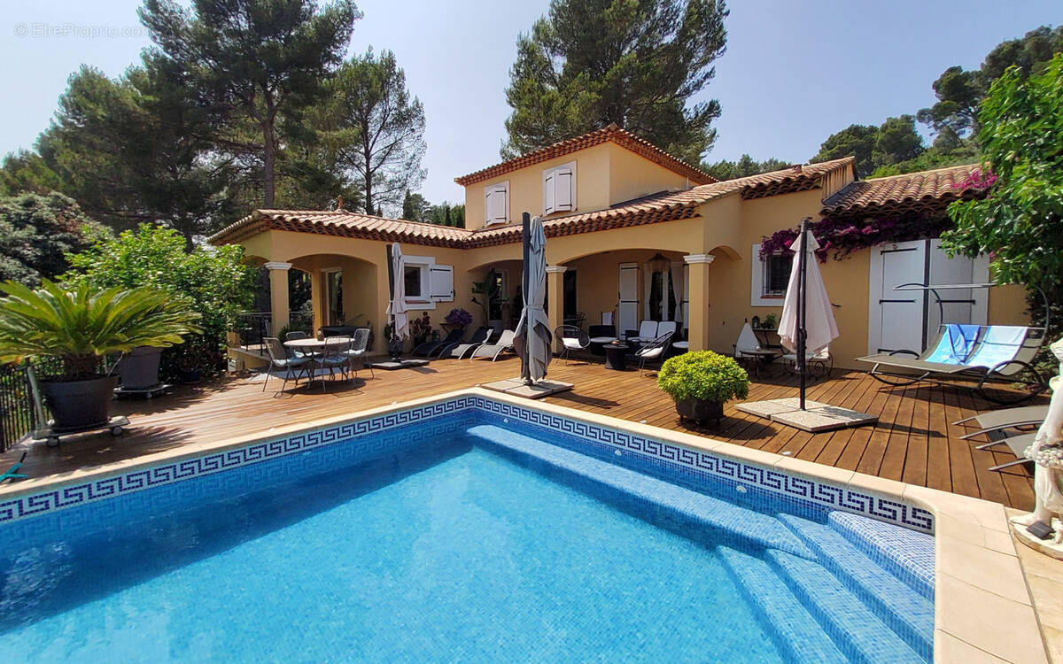 Maison à CUERS