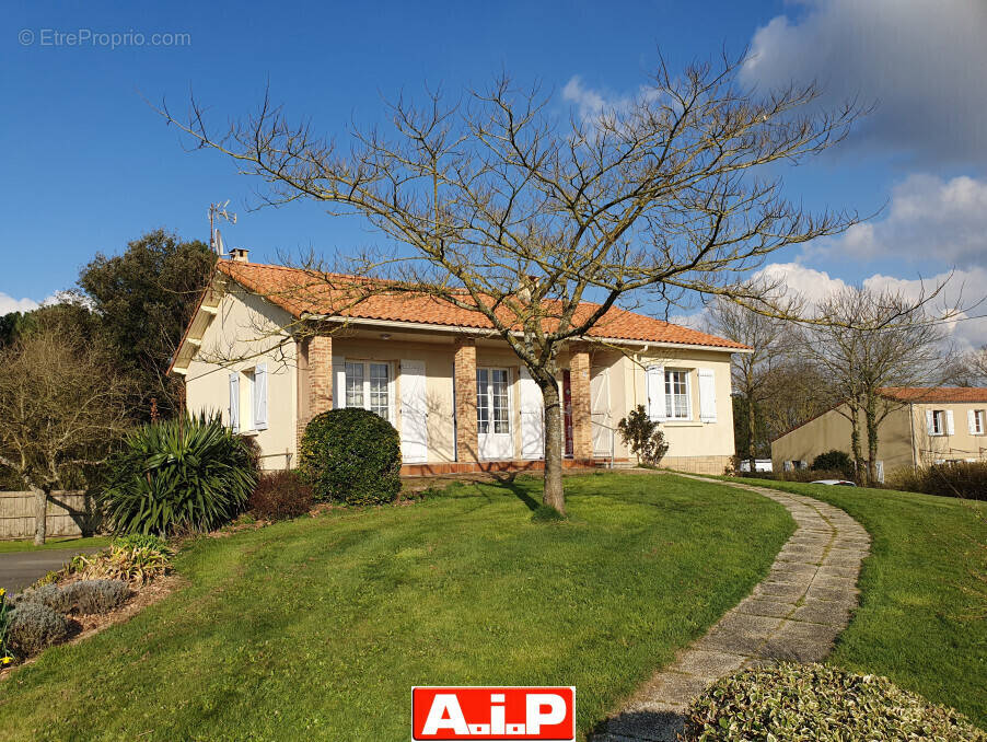 Maison à SAINT-MESMIN
