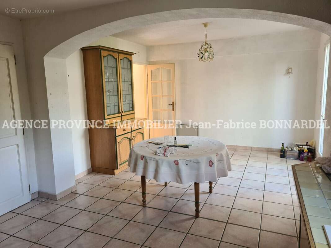 Maison à SAINT-PAUL-TROIS-CHATEAUX