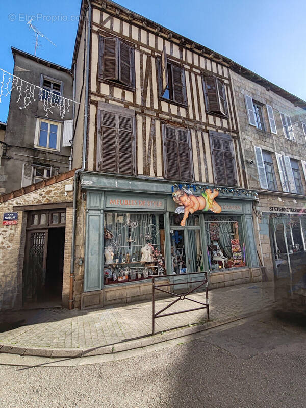 Appartement à SAINT-LEONARD-DE-NOBLAT