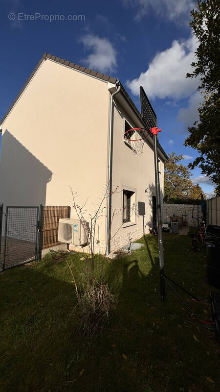 Maison à LA CHAPELLE-SAINT-MESMIN