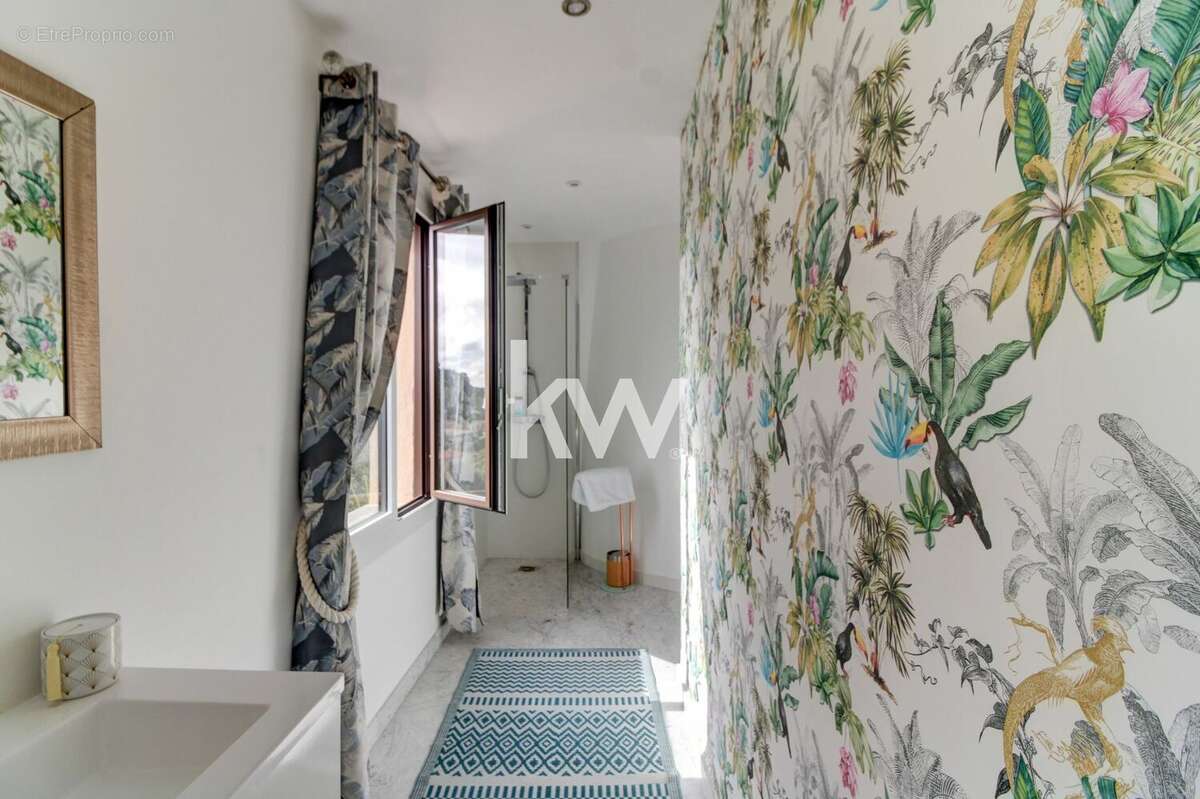 Appartement à EZE