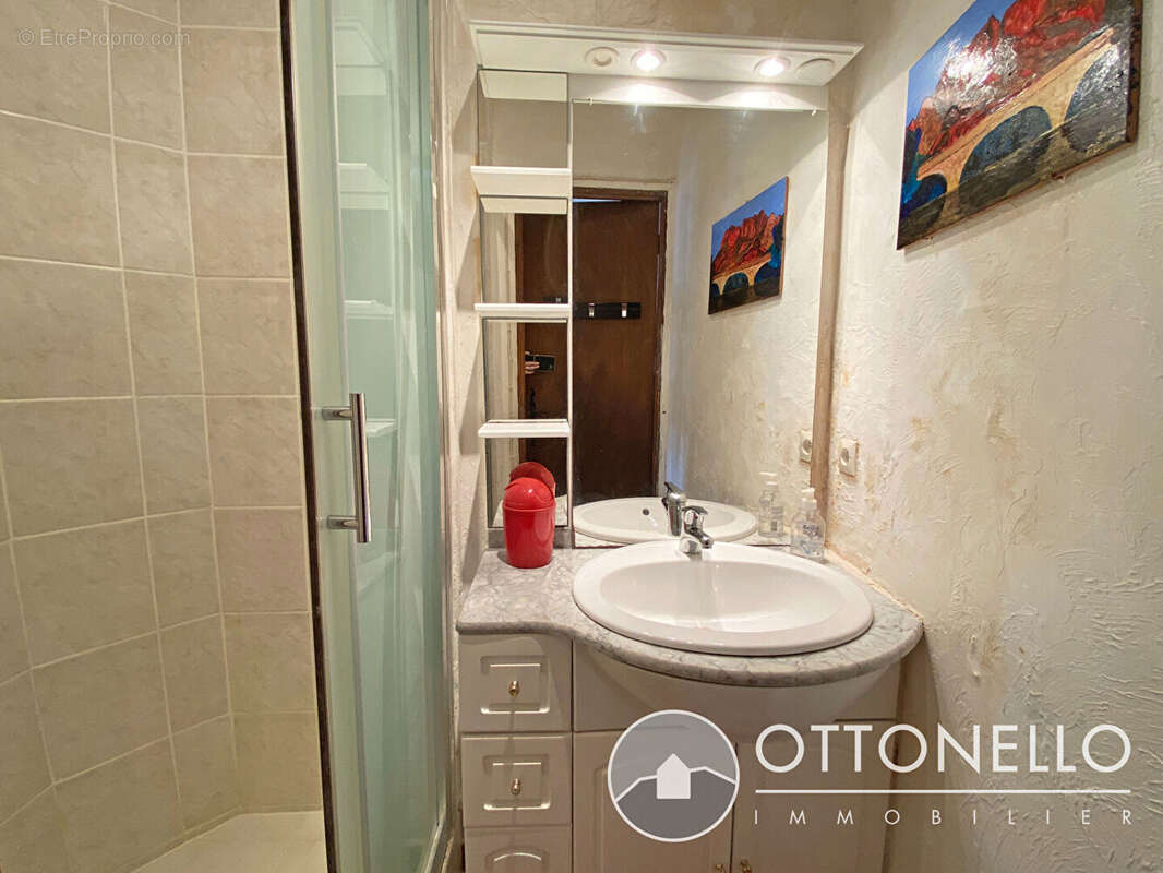 Appartement à ROQUEBRUNE-SUR-ARGENS