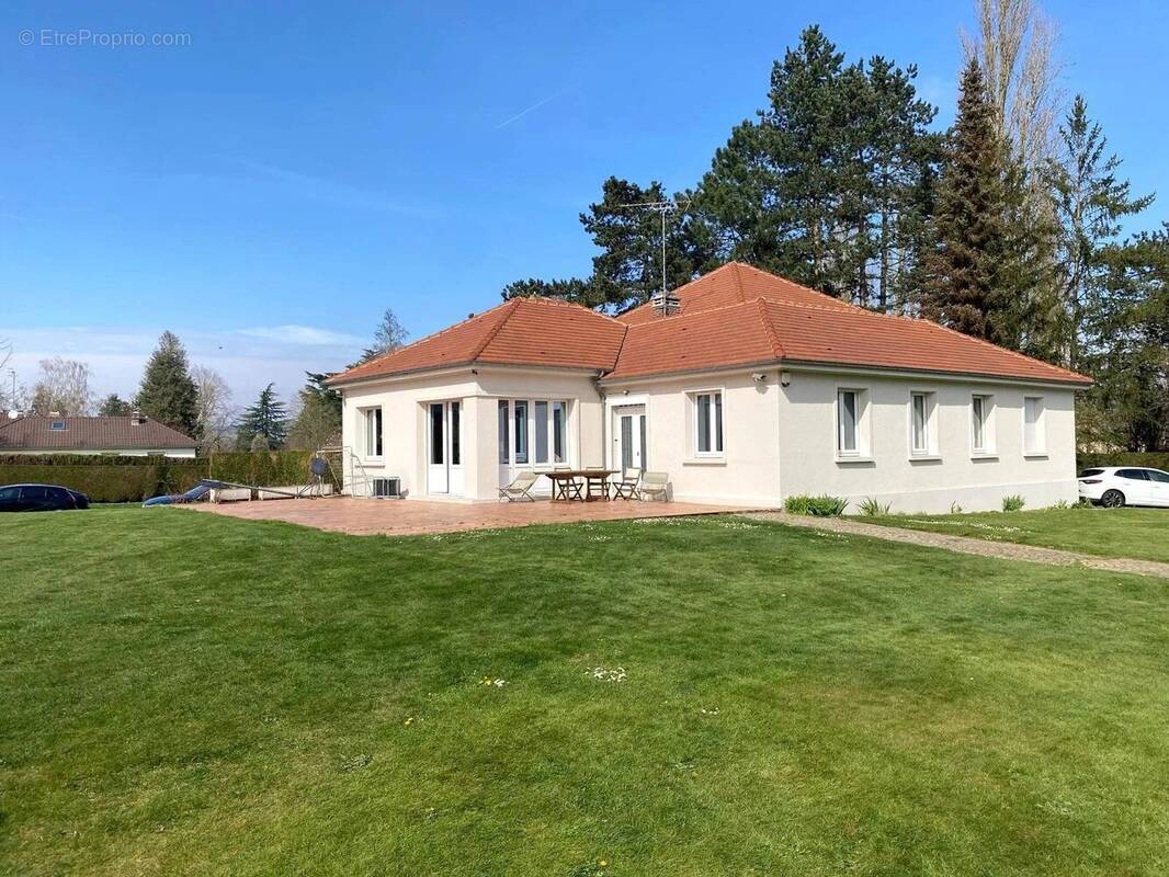 Maison à THOUROTTE