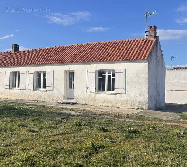 Maison à L&#039;EPINE