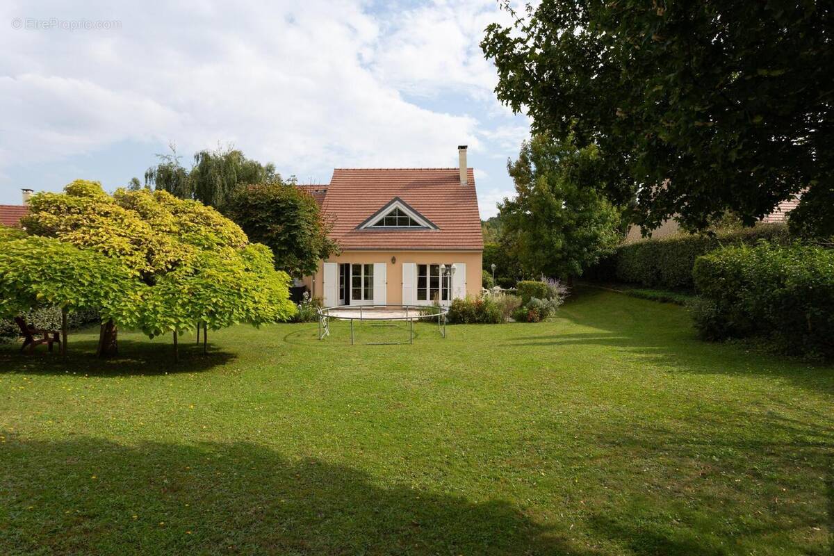 Photo 1 - Maison à CHAMBOURCY