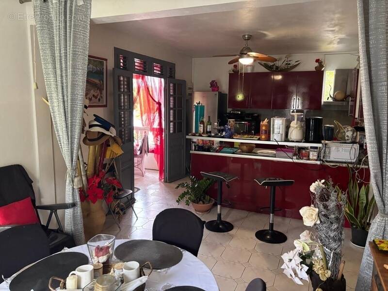 Appartement à SAINTE-LUCE