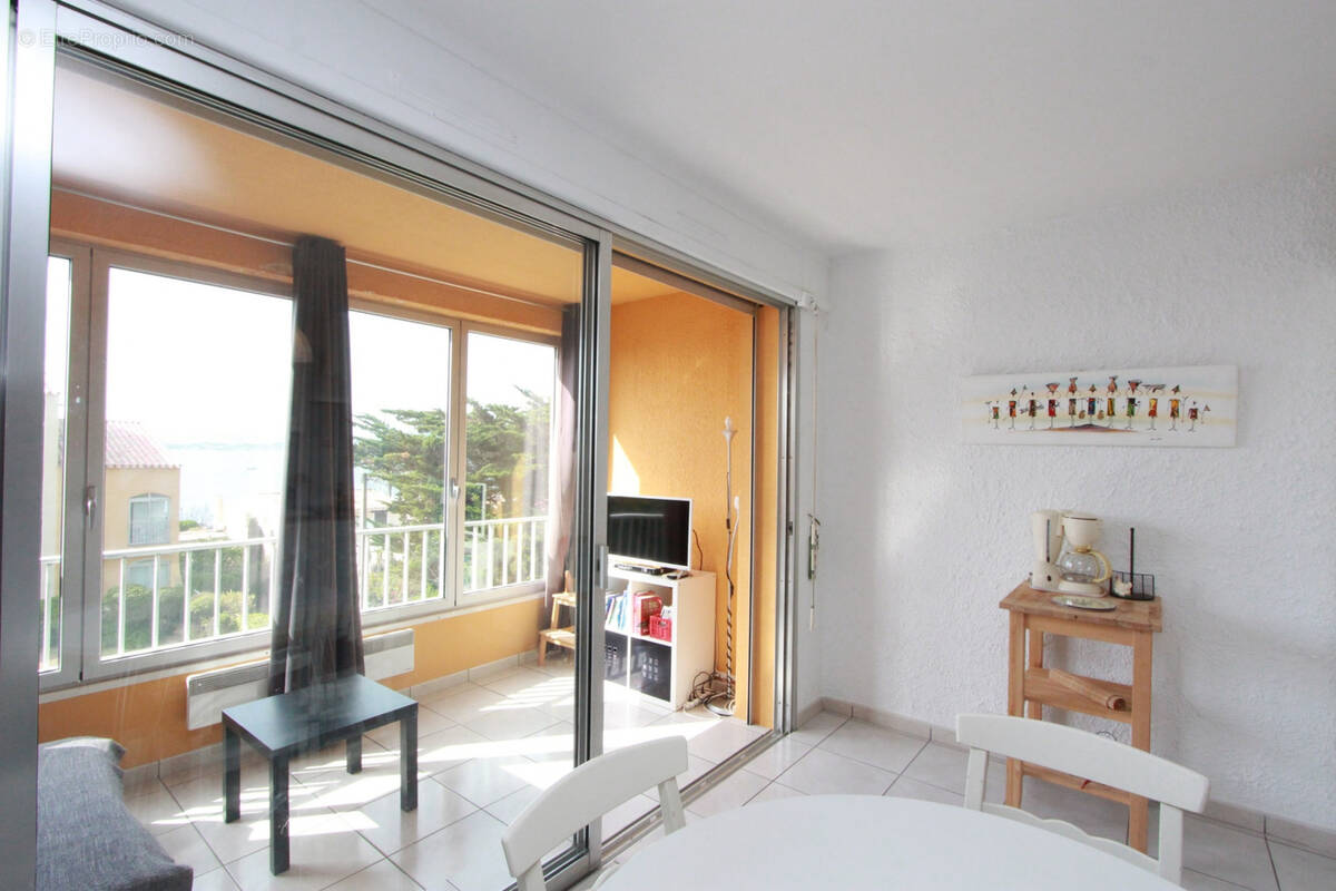 Appartement à SIX-FOURS-LES-PLAGES