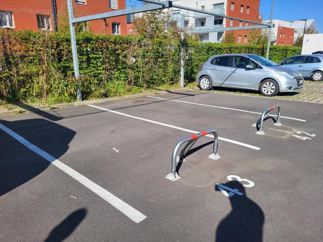 Parking à PERENCHIES