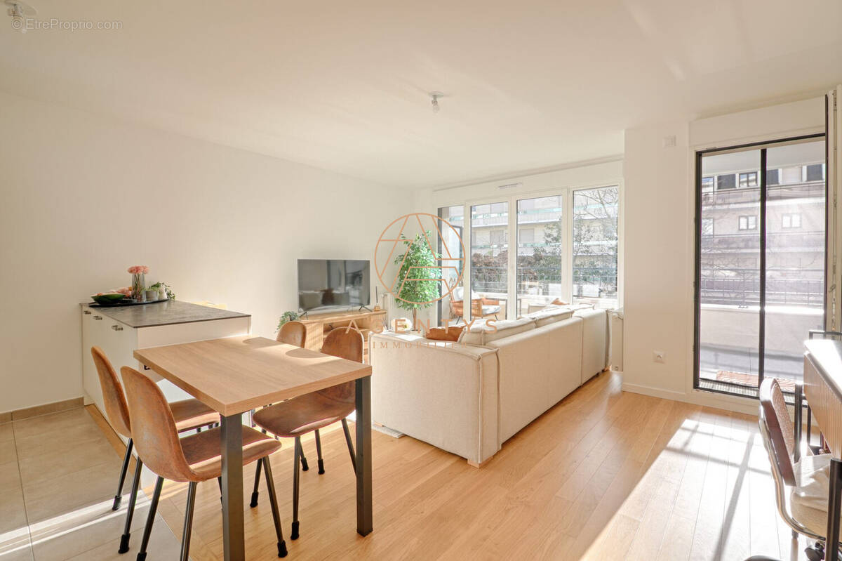 Appartement à SAINT-MAUR-DES-FOSSES