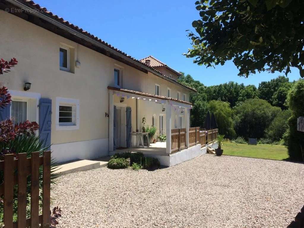 Maison à MAZEROLLES
