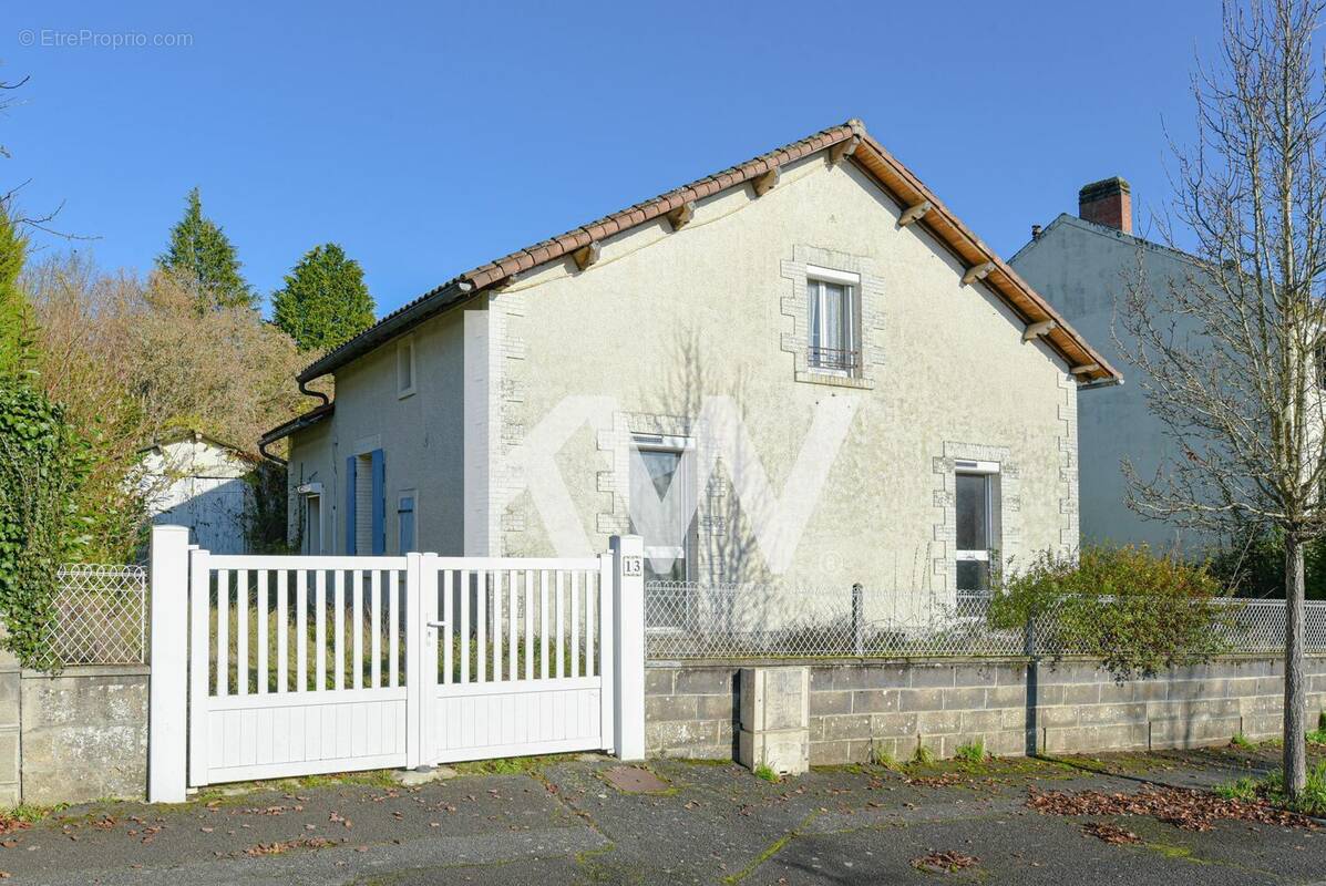 Maison à BELLAC