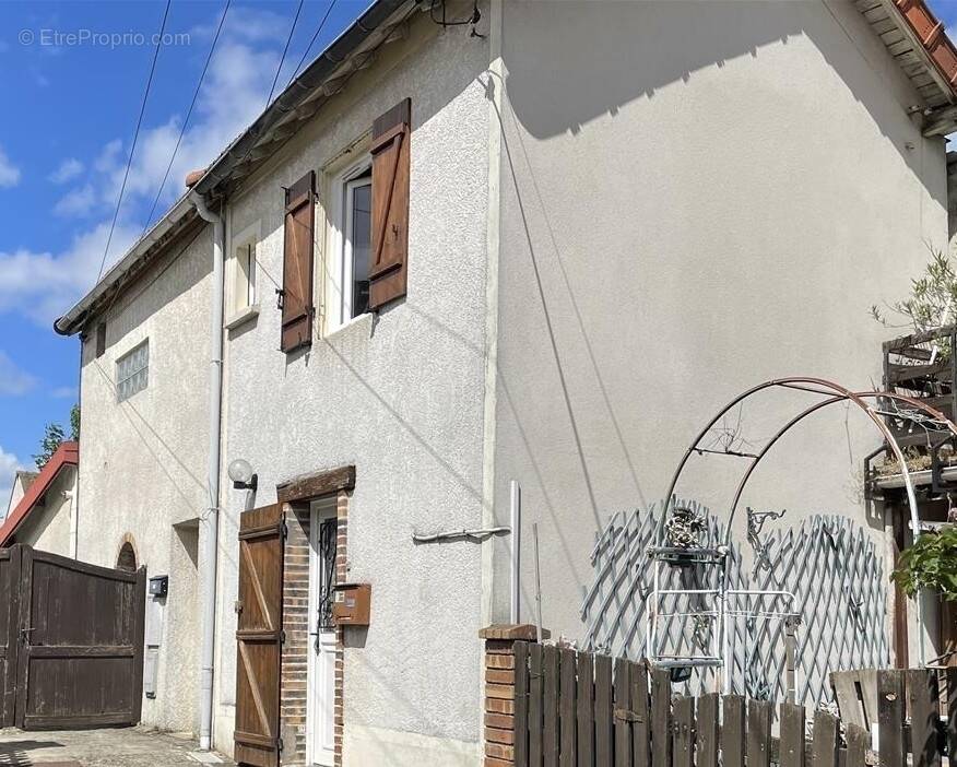 Appartement à PONTAULT-COMBAULT