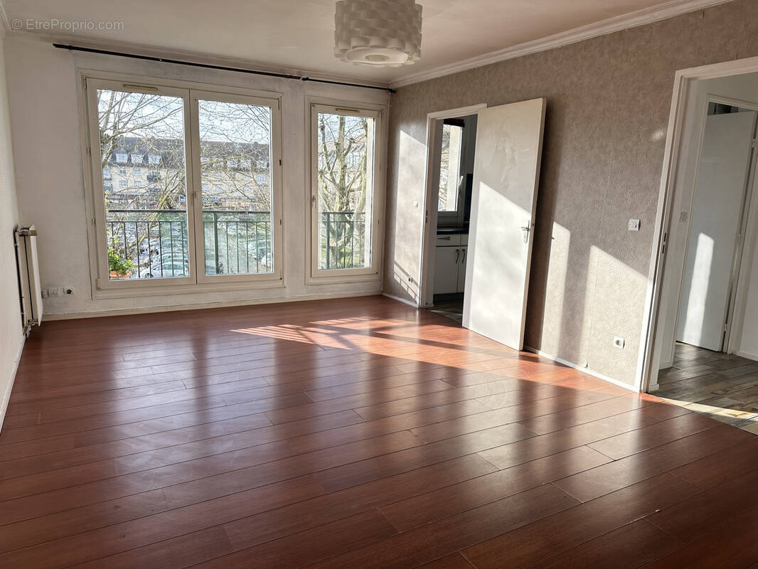 Appartement à SAINT-LEU-D&#039;ESSERENT