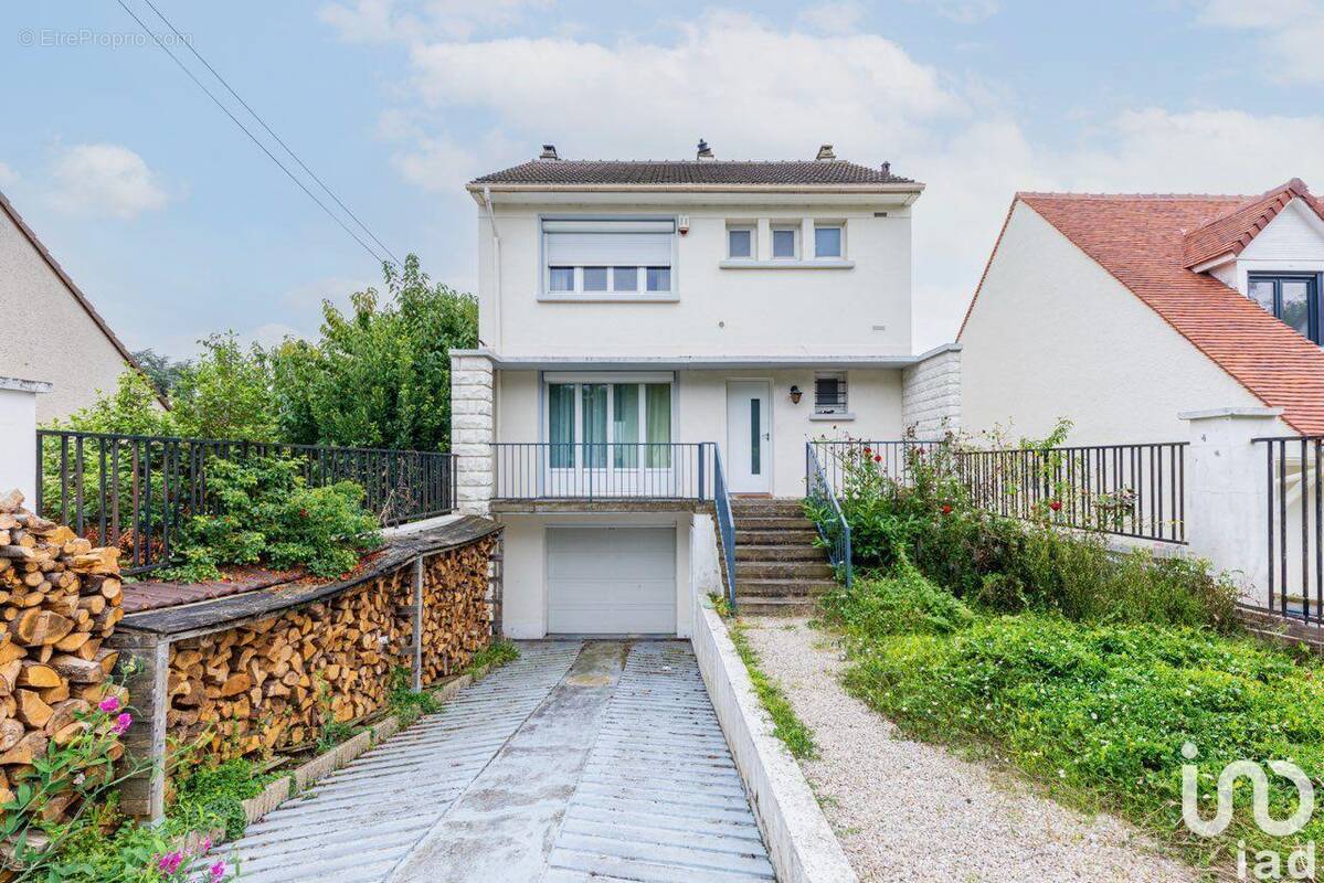 Photo 1 - Maison à CORMEILLES-EN-PARISIS