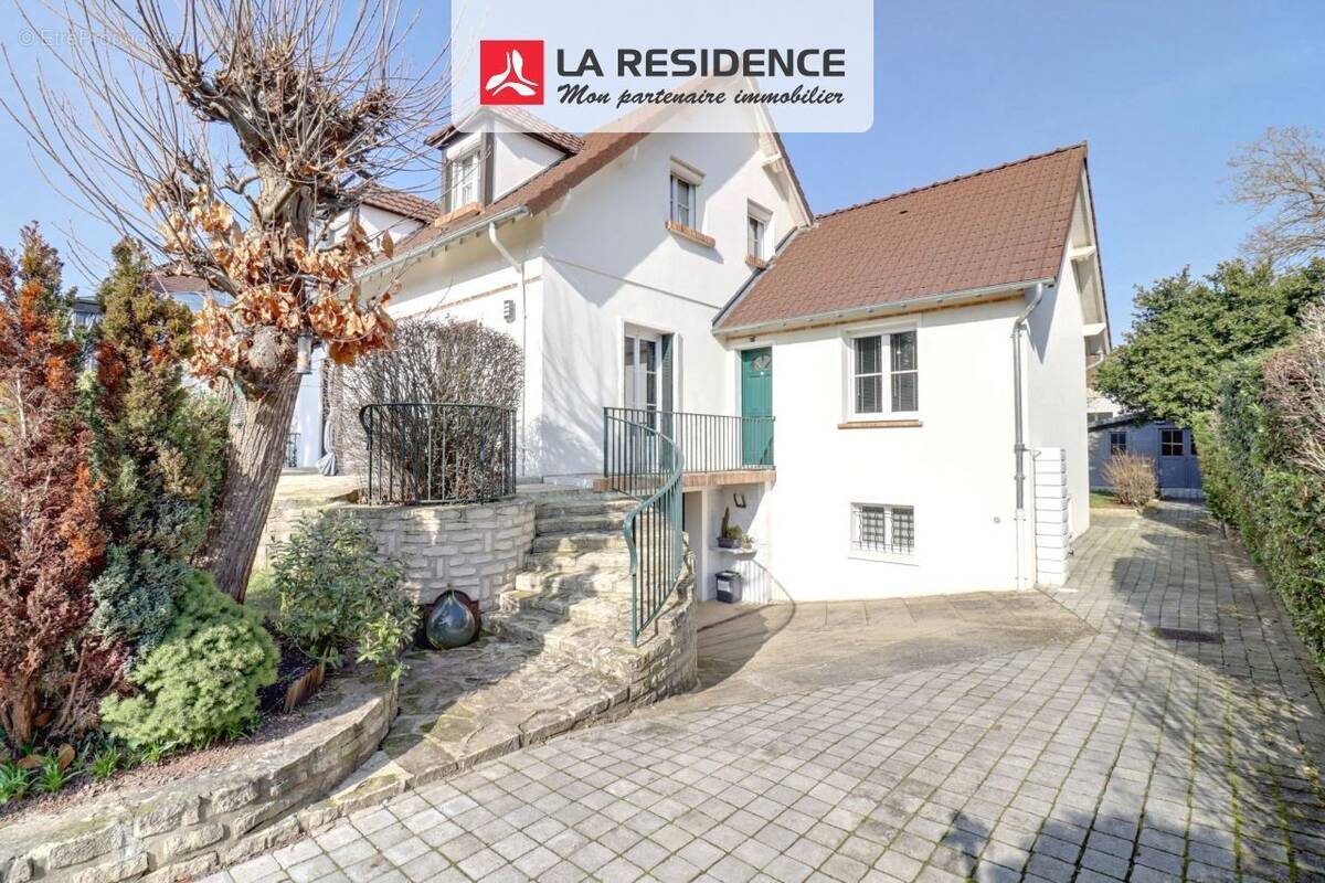 Maison à VERNEUIL-SUR-SEINE