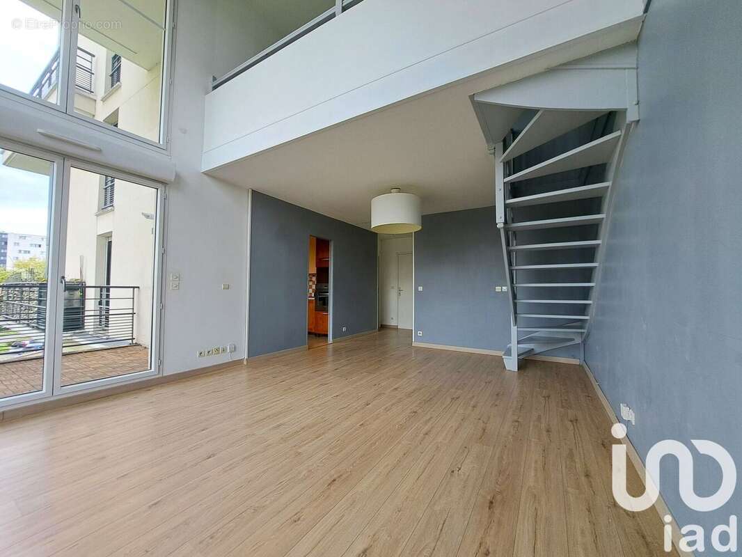 Photo 2 - Appartement à ELANCOURT