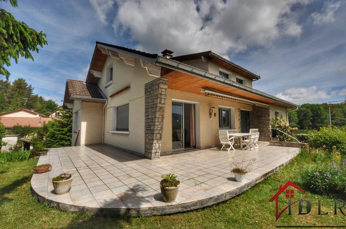 Maison à OYONNAX