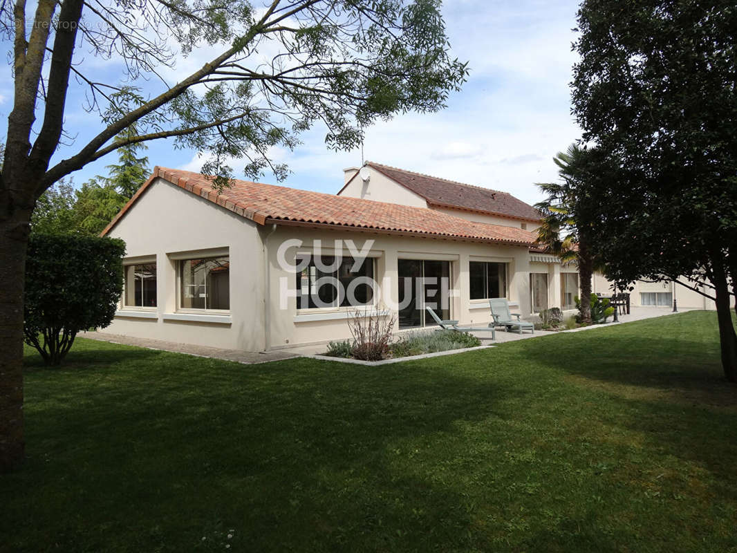 Maison à NEUVILLE-DE-POITOU
