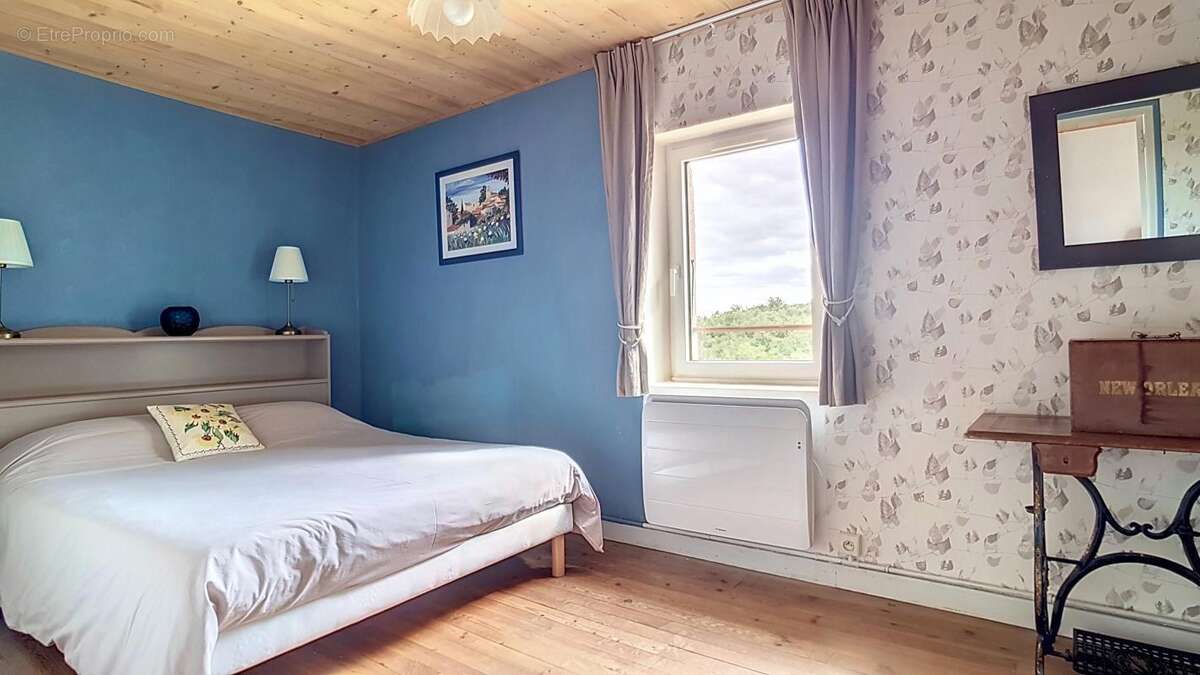Maison à FELINES