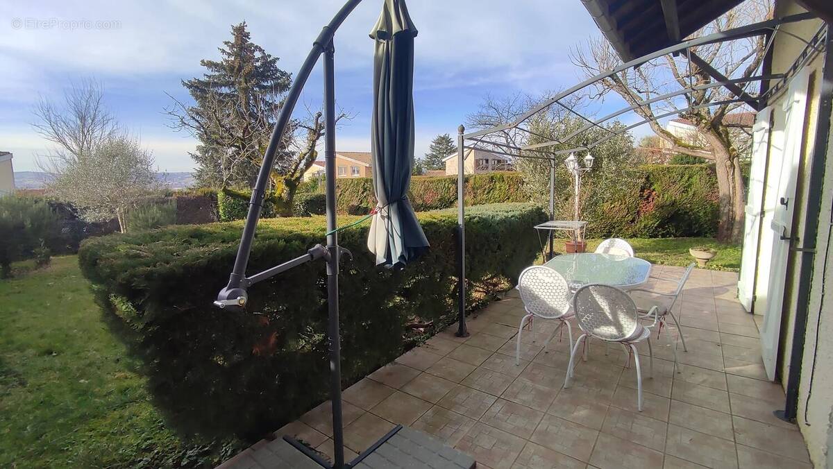 Maison à JASSANS-RIOTTIER