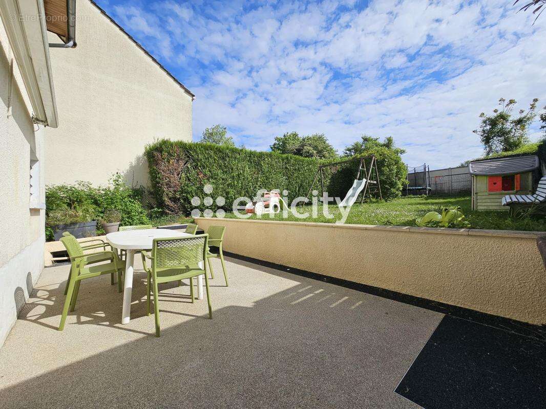 Maison à MARLY-LA-VILLE