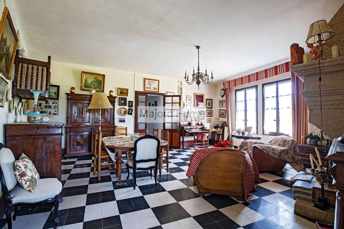 Maison à GUZARGUES