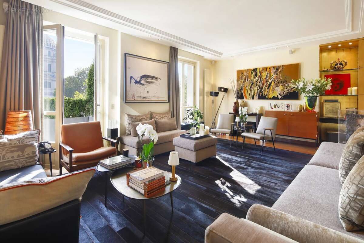 Appartement à PARIS-7E