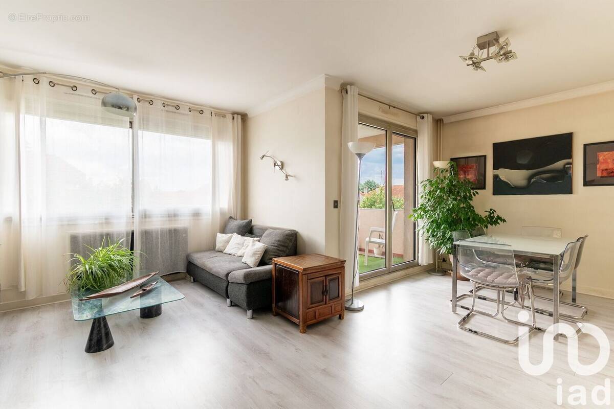 Photo 1 - Appartement à SAINT-MAUR-DES-FOSSES