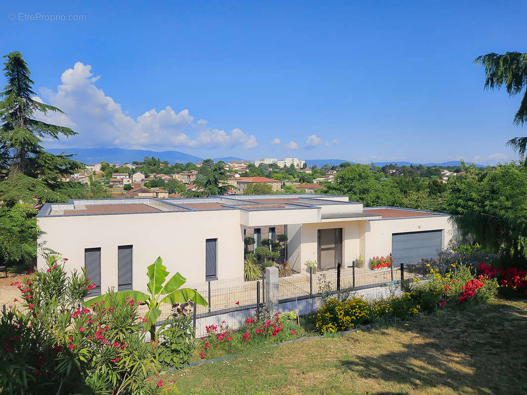 Maison à ROUSSILLON