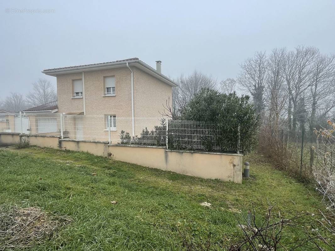 Maison à CHARVIEU-CHAVAGNEUX