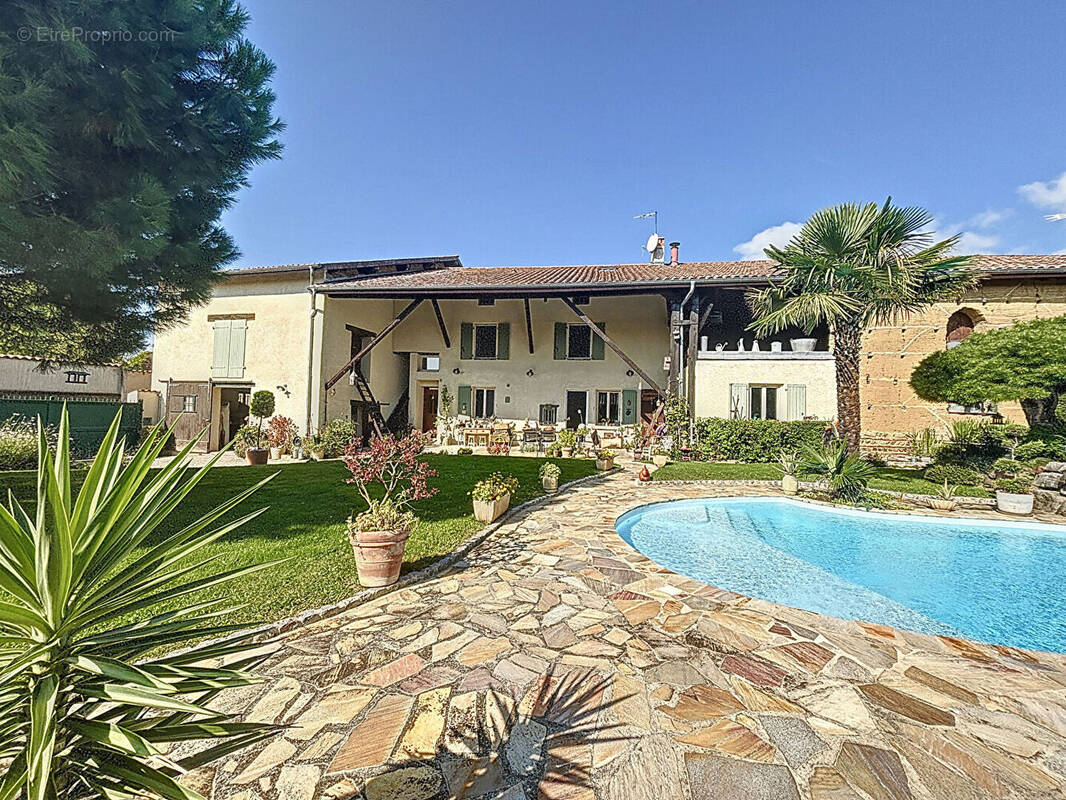 Maison à MONTLUEL